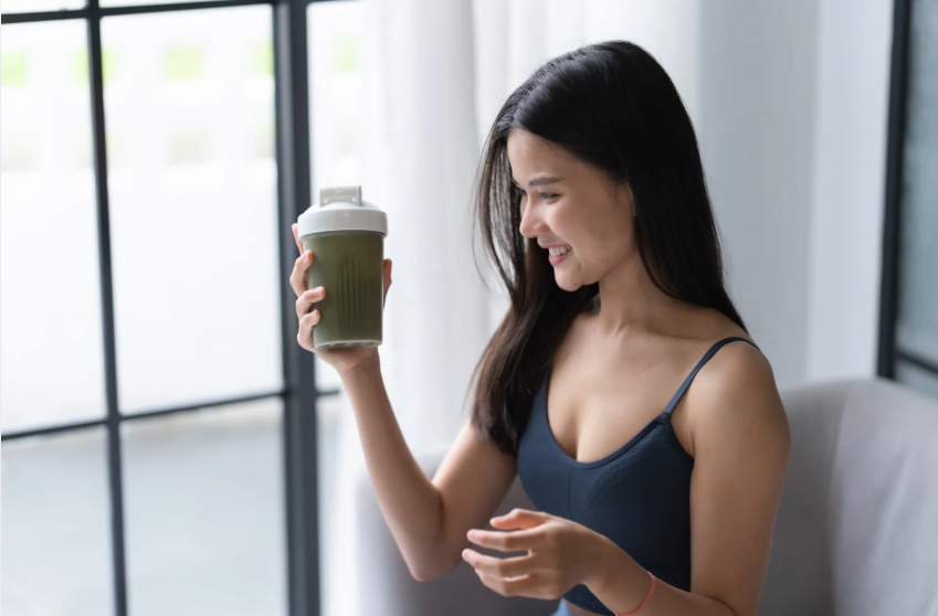 slimming juice with model